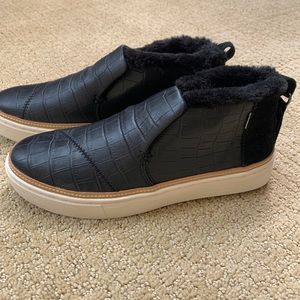 TOMS Paxton Leather Croc Embossed Faux Fur Sneaker